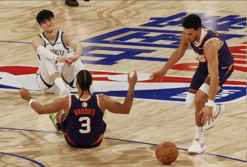 冷落, 球传给小曾